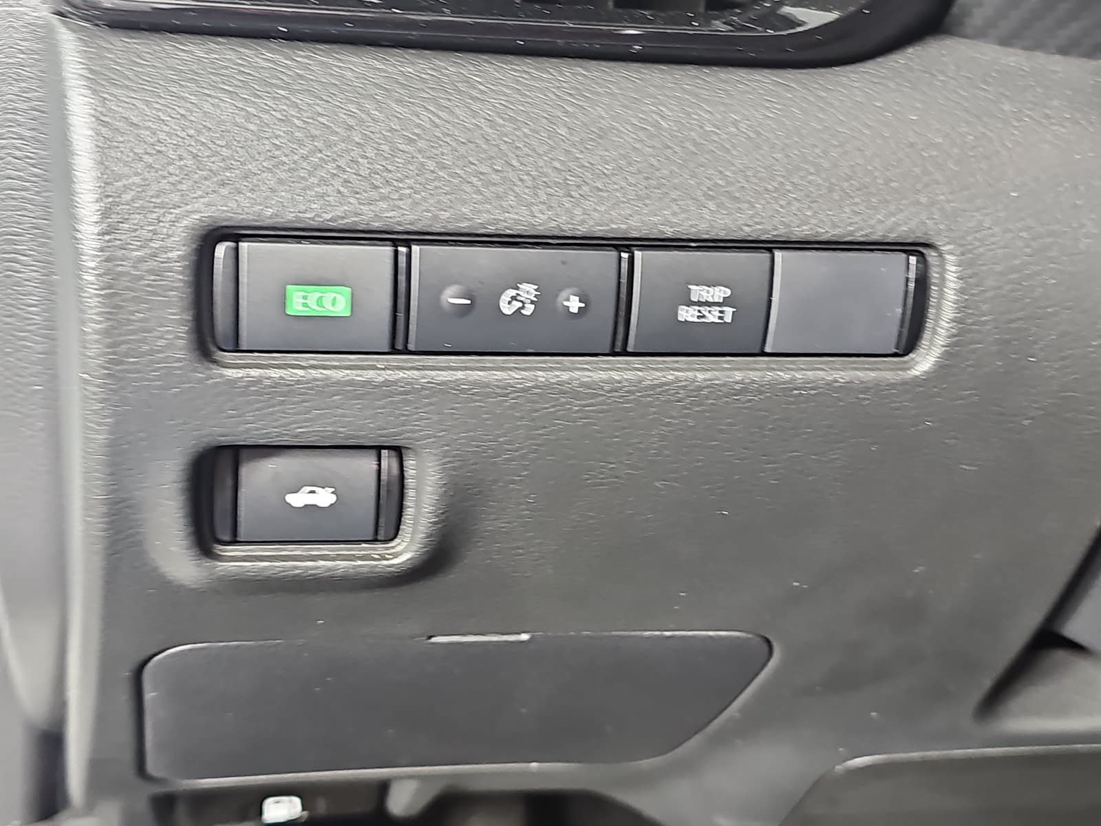 Used 2025 Nissan Sentra SR w/ SR Premium Package FWD image 22