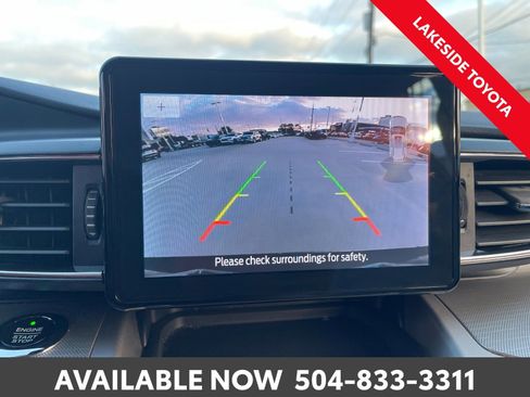 Used 2021 Ford Explorer XLT w/ Equipment Group 202A image 33