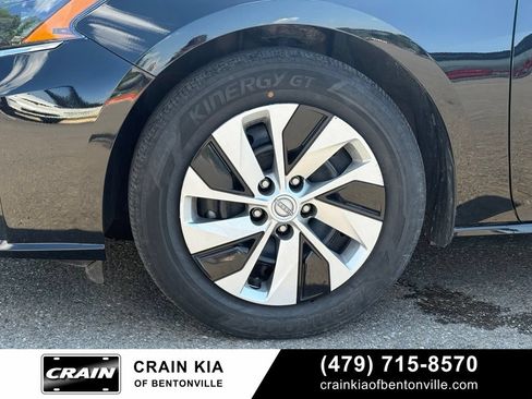 Used 2024 Nissan Altima 2.5 S FWD image 32