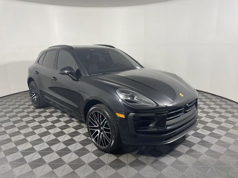Used 2025 Porsche Macan S image 9