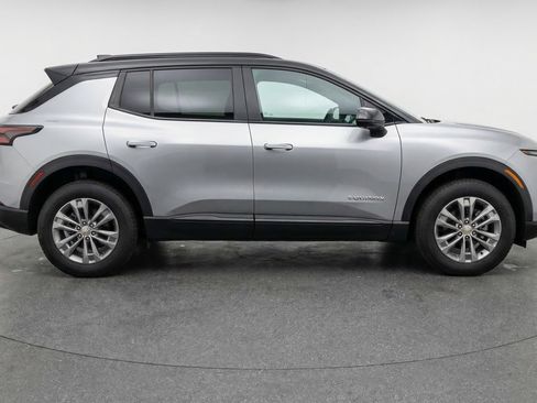 Used 2025 Chevrolet Equinox LT image 11