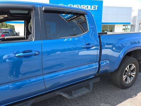 Used 2017 Toyota Tacoma TRD Sport AWD/4WD image 39