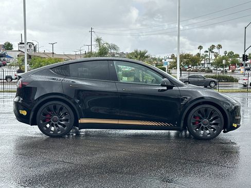 Used 2022 Tesla Model Y Performance image 6