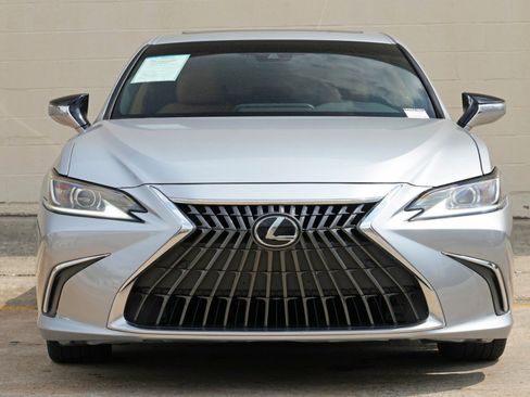 Used 2024 Lexus ES 350 w/ Premium Package FWD image 7