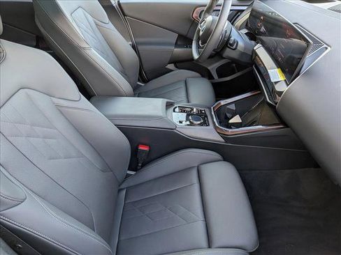 Used 2025 BMW X3 xDrive30i w/ Premium Package image 22