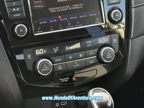 Used 2020 Nissan Rogue SV FWD image 21