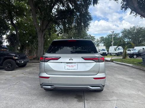 Used 2025 Mitsubishi Outlander SE AWD/4WD image 8