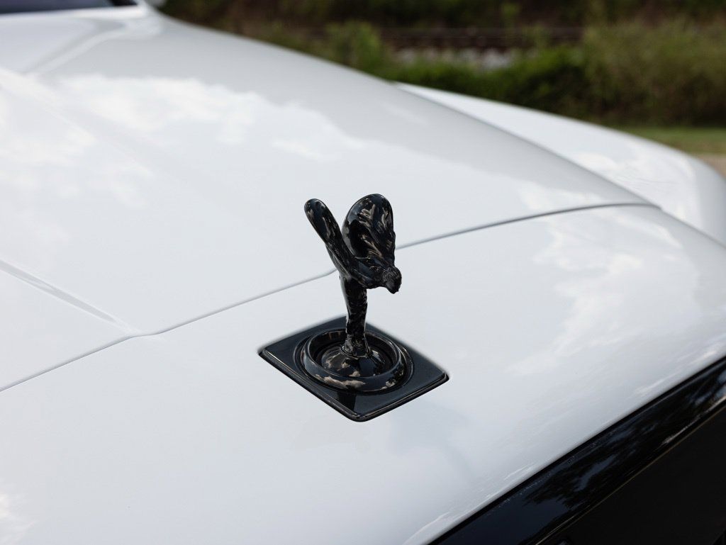 Used 2022 Rolls-Royce Cullinan Black Badge w/ Dark Exterior Package AWD/4WD image 18