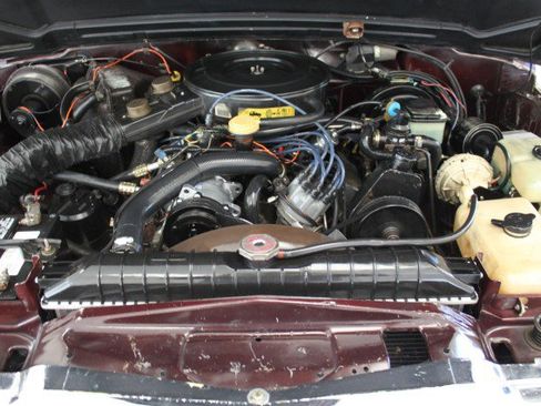 Used 1989 Jeep Grand Wagoneer image 30