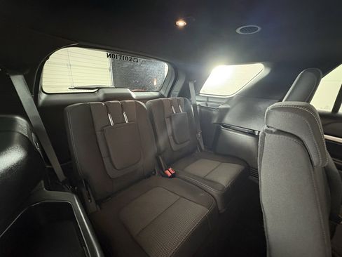 Used 2018 Ford Explorer XLT w/ Equipment Group 201A image 44