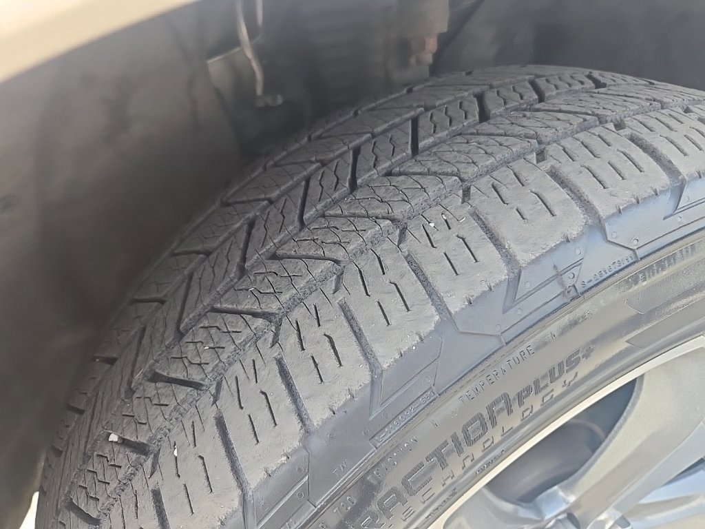Used 2015 Jeep Grand Cherokee Overland AWD/4WD image 6