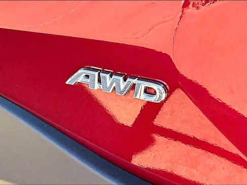 Used 2025 Toyota RAV4 XLE image 28