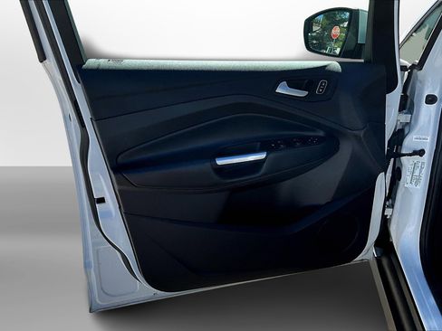 Used 2017 Ford C-MAX SE image 25