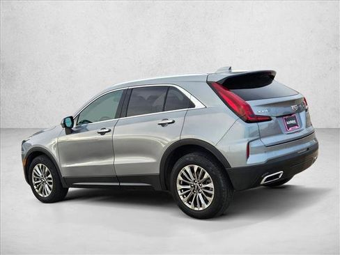 Used 2024 Cadillac XT4 Premium Luxury image 8