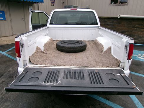 Used 2001 Chevrolet S10 Pickup LS w/ Preferred Equipment Group image 12