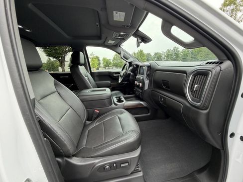Used 2019 GMC Sierra 1500 SLT w/ SLT Premium Plus Package AWD/4WD image 17