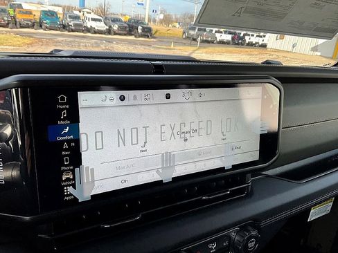 New 2026 Jeep Gladiator Mojave image 18