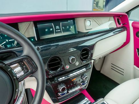 Used 2023 Rolls-Royce Phantom Sedan image 75