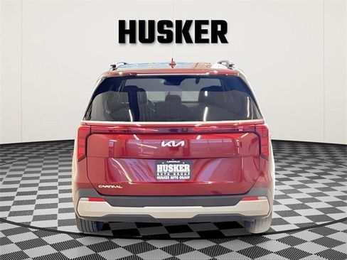 Used 2025 Kia Carnival EX image 6