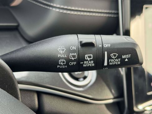 Used 2023 Jeep Grand Cherokee Laredo w/ Luxury Tech Group I image 23