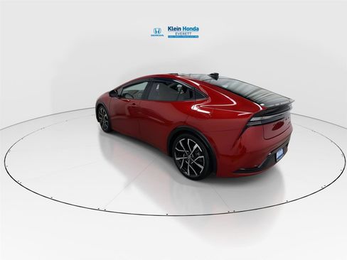 Used 2024 Toyota Prius Prime FWD image 8
