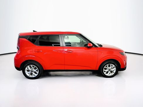 Used 2024 Kia Soul LX w/ Option Group 015 FWD image 10