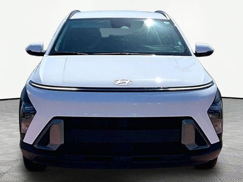 Certified 2025 Hyundai Kona SEL FWD image 4