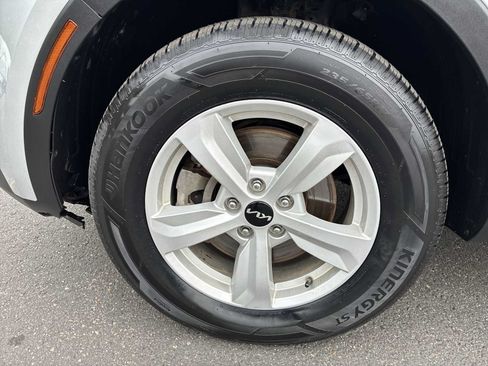 Used 2022 Kia Sorento LX AWD/4WD image 17