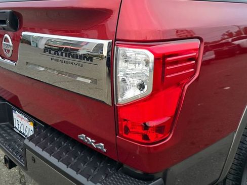 Used 2019 Nissan Titan Platinum Reserve image 33