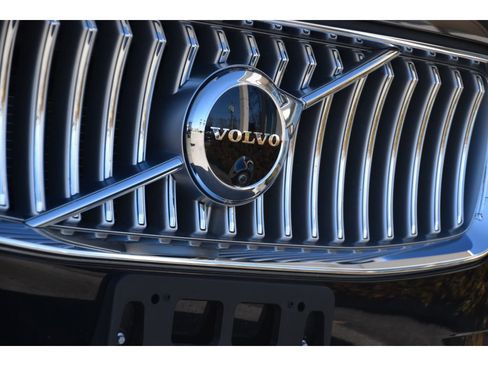 Certified 2024 Volvo XC90 B6 Plus image 10
