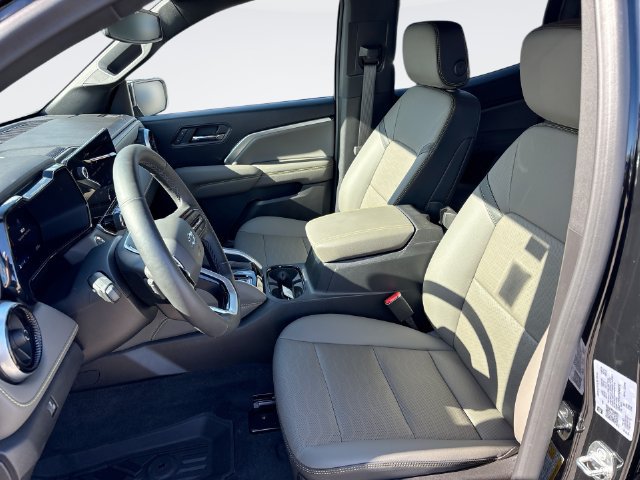 Used 2026 Chevrolet Colorado ZR2 w/ Technology Package AWD/4WD image 11