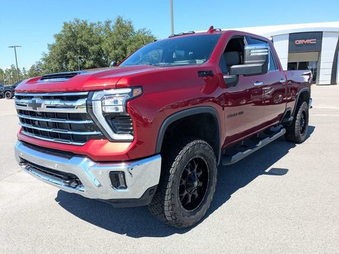 Used 2025 Chevrolet Silverado 2500 LTZ w/ LTZ Premium Package AWD/4WD image 8