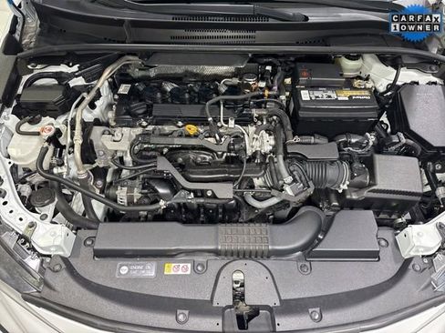 Used 2022 Toyota Corolla SE image 3