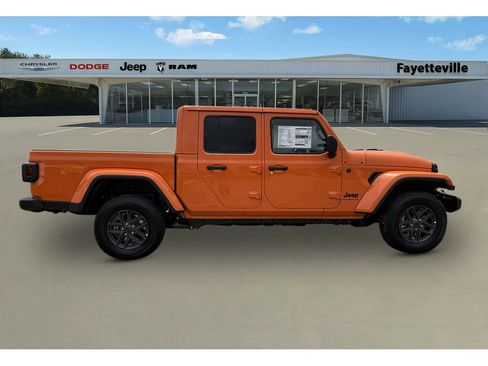 New 2025 Jeep Gladiator Sport image 2