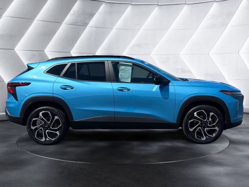 Certified 2026 Chevrolet Trax RS w/ Sunroof Package FWD image 6