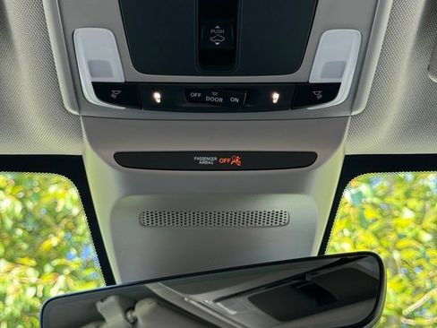 Certified 2027 Honda HR-V EX-L image 17