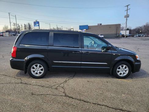 Used 2012 Chrysler Town & Country Touring w/ Entertainment Group #1 image 3