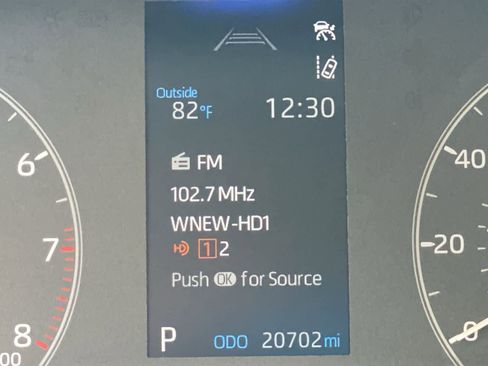 Certified 2023 Toyota Corolla Cross LE w/ Moonroof Package AWD/4WD image 37