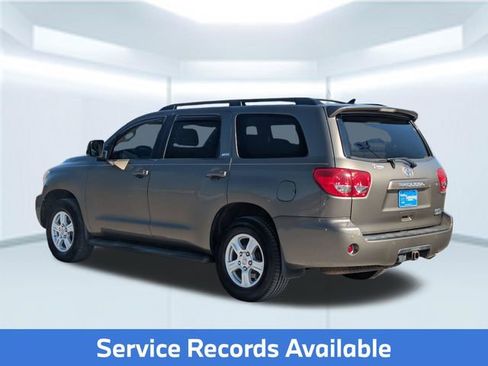 Used 2016 Toyota Sequoia SR5 RWD image 4