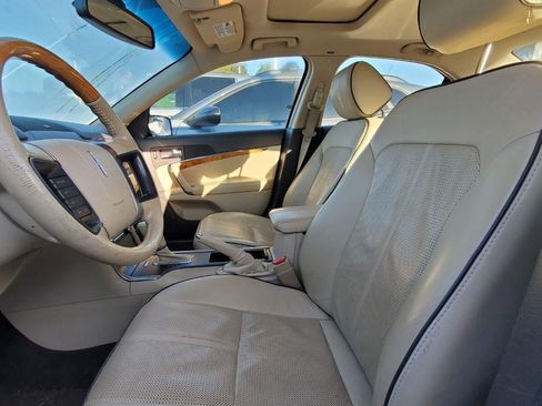 Used 2012 Lincoln MKZ FWD image 3