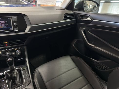 Used 2024 Volkswagen Jetta SE image 21