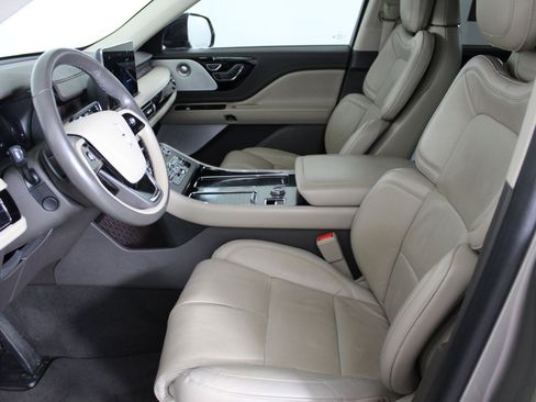 Used 2023 Lincoln Aviator Reserve w/ Equipment Group 201A image 5