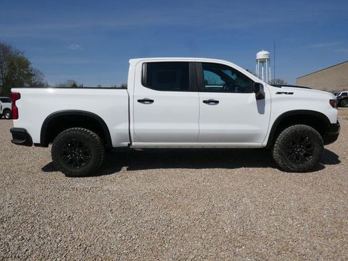New 2026 Chevrolet Silverado 1500 ZR2 w/ Dark Appearance Package AWD/4WD image 3