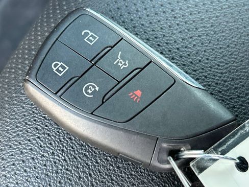 Used 2025 Chevrolet Traverse LT AWD/4WD image 34