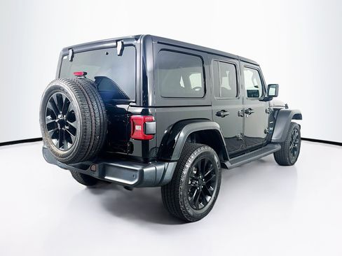 Used 2022 Jeep Wrangler Unlimited Sahara w/ Cold Weather Group AWD/4WD image 9