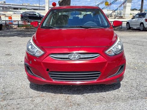 Used 2017 Hyundai Accent SE FWD image 2