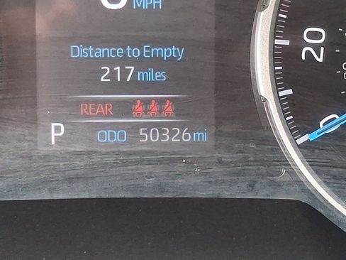 Used 2021 Toyota RAV4 LE AWD/4WD image 19