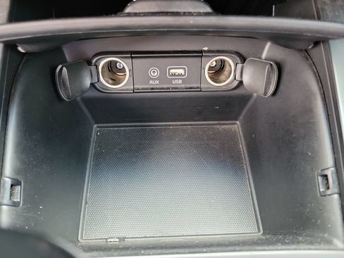 Used 2018 Kia Sorento AWD image 19