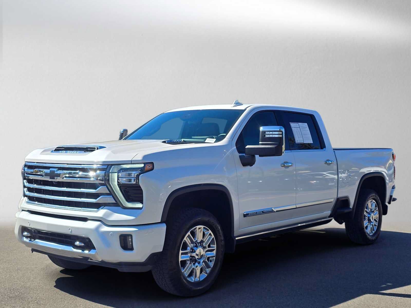 Used 2024 Chevrolet Silverado 2500 High Country w/ Technology Package AWD/4WD image 7