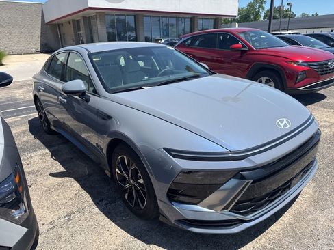 Certified 2025 Hyundai Sonata SEL FWD image 5